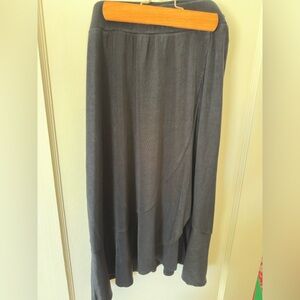 Chico's Travelers Black Scalloped Skirt